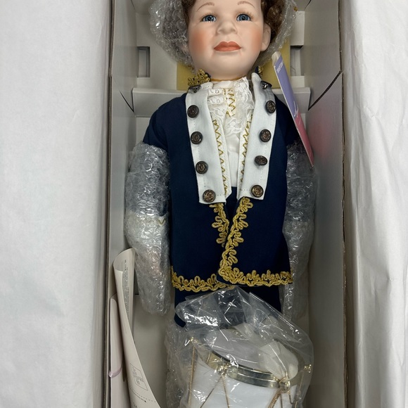 15 Porcelain Dolls New In Box - Picture 3 of 16